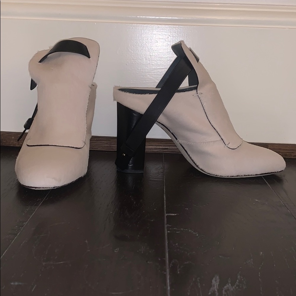 Vero Cuoio white calf hair bootie